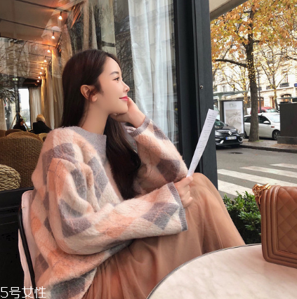 毛衣掉色嚴(yán)重還能穿嗎？小心患上皮膚病