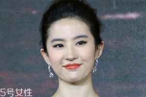 鵝蛋臉扎什么馬尾好看？肉肉臉適合這些發(fā)型