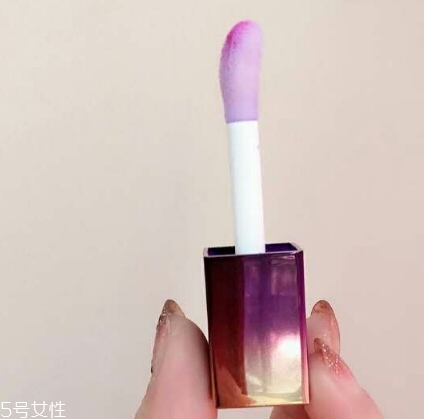 唇蜜怎么涂？一步一步打造嘟嘟唇