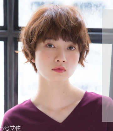 發(fā)量多女生適合什么發(fā)型？形象百變的你