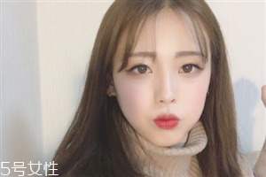 2018秋冬女生長發(fā)發(fā)型推薦 試試換一個(gè)發(fā)型