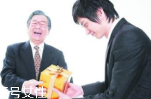 給領(lǐng)導(dǎo)送禮怎么說合適？真誠(chéng)并且要注意分寸