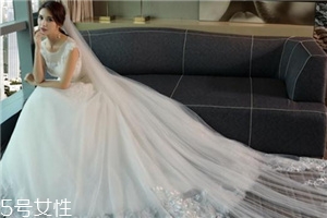 中式秀禾服和西式婚紗哪個好看？打造完美新娘