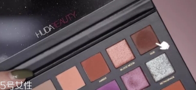 huda beauty沙漠盤怎么畫？油管大神一步步示范