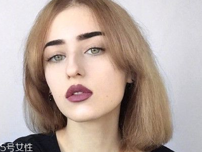 短頭發(fā)染什么顏色好看洋氣顯白？短發(fā)這樣弄好看又大方