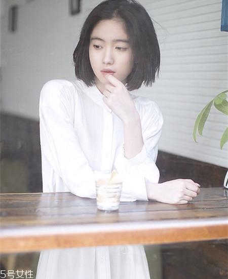 2018秋冬女生長發(fā)發(fā)型推薦 試試換一個(gè)發(fā)型