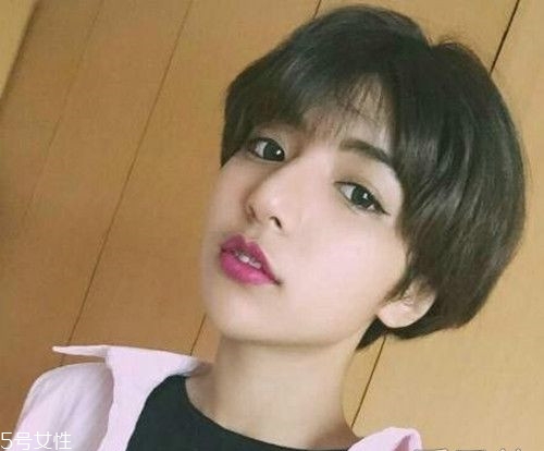2018秋冬女生長發(fā)發(fā)型推薦 試試換一個(gè)發(fā)型