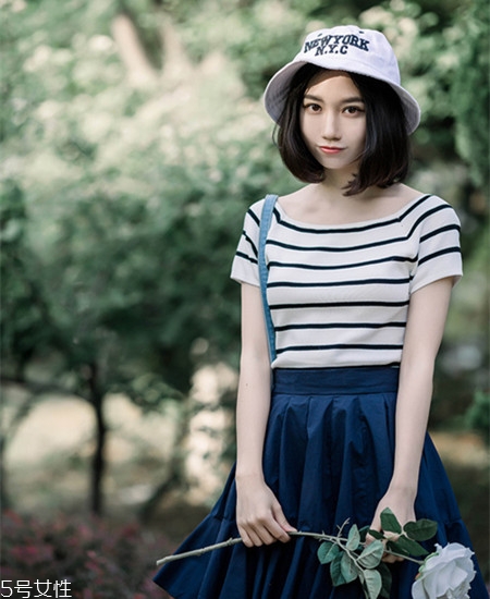 2018秋冬女生長發(fā)發(fā)型推薦 試試換一個(gè)發(fā)型