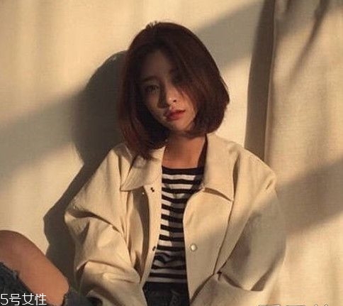2018秋冬女生長發(fā)發(fā)型推薦 試試換一個(gè)發(fā)型