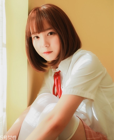 2018秋冬女生長發(fā)發(fā)型推薦 試試換一個(gè)發(fā)型