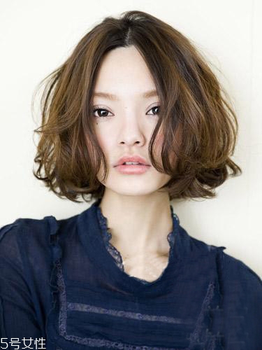女生發(fā)質(zhì)軟適合什么發(fā)型？胖圓臉顯瘦發(fā)型參考