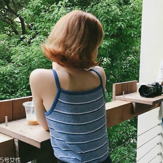 齊肩發(fā)怎么燙好看？女生發(fā)型設(shè)計與臉形搭配