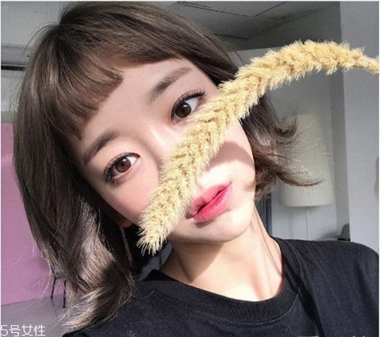 外翹短發(fā)適合什么臉型？再燙內(nèi)扣你就out了