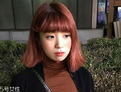 短頭發(fā)染什么顏色好看洋氣顯白？短發(fā)這樣弄好看又大方