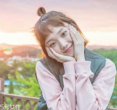 李圣經(jīng)同款短發(fā)怎么打理？吹頭發(fā)的時候盡量吹發(fā)根