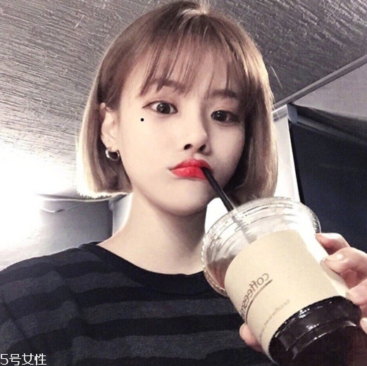 發(fā)量多女生適合什么發(fā)型？形象百變的你