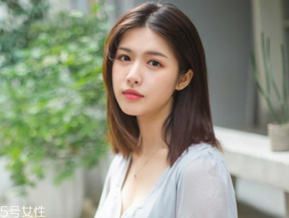 矮個子女生適合什么短發(fā)？氣質齊肩卷發(fā)
