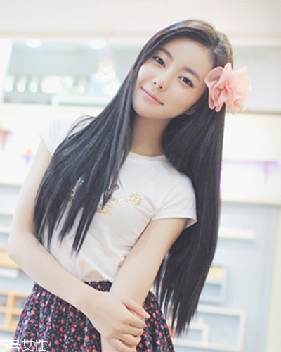 小個(gè)子女生適合什么發(fā)型？蓬松隨意效果