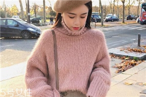 毛衣和衛(wèi)衣哪個(gè)暖和？衛(wèi)衣要更加擋風(fēng)
