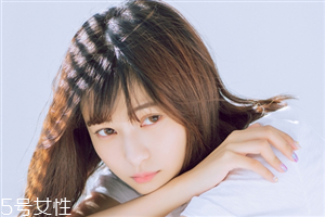 2022最流行的發(fā)色顯白？不同膚色適合不同發(fā)色