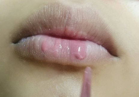 唇彩和口紅哪個(gè)危害大？