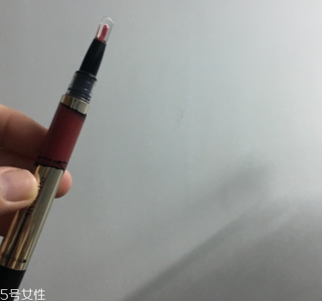 唇彩可以帶上飛機(jī)嗎？不用過于擔(dān)心