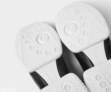 zara低配版巴黎世家襪子鞋多少錢(qián)_在哪買(mǎi)？