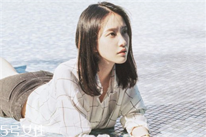 齊肩直發(fā)染什么顏色好看？簡(jiǎn)單好看的齊肩發(fā)扎法