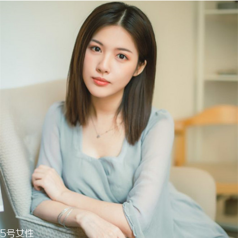 齊肩直發(fā)染什么顏色好看？簡(jiǎn)單好看的齊肩發(fā)扎法
