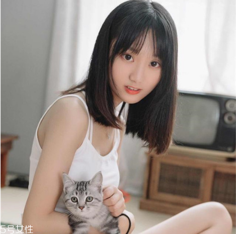 齊肩直發(fā)染什么顏色好看？簡(jiǎn)單好看的齊肩發(fā)扎法