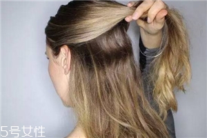 女生冬天長發(fā)怎么編好看？長發(fā)妹紙才懂得的痛