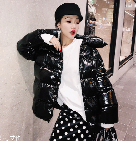 短款羽絨服怎么搭配？小個子女生的顯高利器
