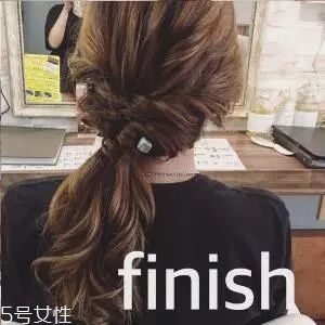 女生冬天長發(fā)怎么編好看？長發(fā)妹紙才懂得的痛