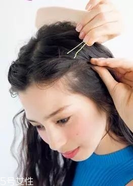 女生冬天長發(fā)怎么編好看？長發(fā)妹紙才懂得的痛
