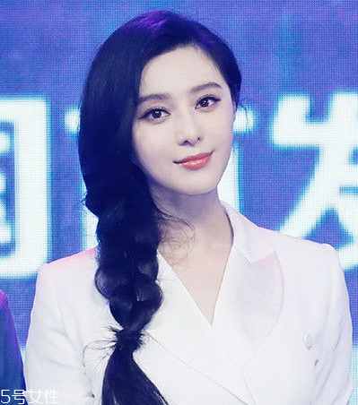 女生冬天長發(fā)怎么編好看？長發(fā)妹紙才懂得的痛