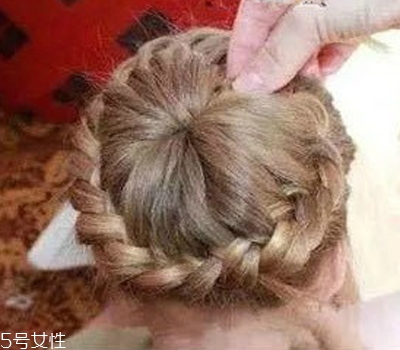 小女孩扎什么頭發(fā)好看？小公主發(fā)型大全