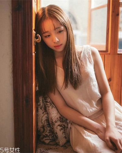 小個(gè)子女生適合什么發(fā)型？蓬松隨意效果