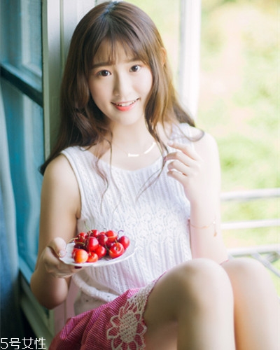 小個(gè)子女生適合什么發(fā)型？蓬松隨意效果