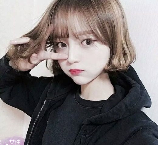 小個(gè)子女生適合什么發(fā)型？蓬松隨意效果