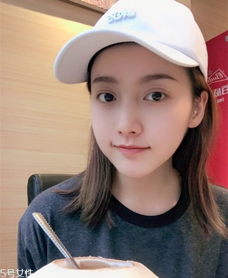 齊肩直發(fā)染什么顏色好看？簡(jiǎn)單好看的齊肩發(fā)扎法