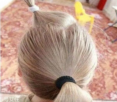小女孩扎什么頭發(fā)好看？小公主發(fā)型大全