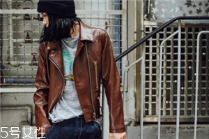棕色皮衣怎么搭配？玩轉(zhuǎn)復(fù)古潮流風(fēng)