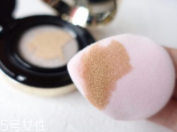 冬天適合用氣墊還是粉底液？冬天底妝和氣墊更配哦