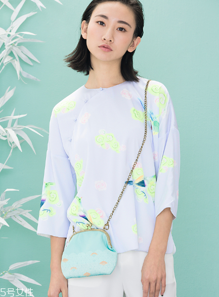 中國(guó)風(fēng)衣服怎么搭配？帶你演繹傳統(tǒng)之美