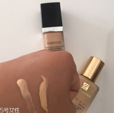 雅詩蘭黛和dior迪奧粉底液哪個好？