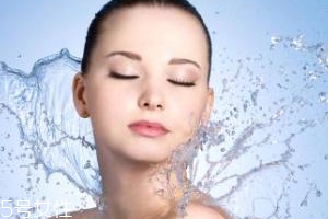 冬季臉部干燥如何補(bǔ)水？超便宜國(guó)貨補(bǔ)水神器