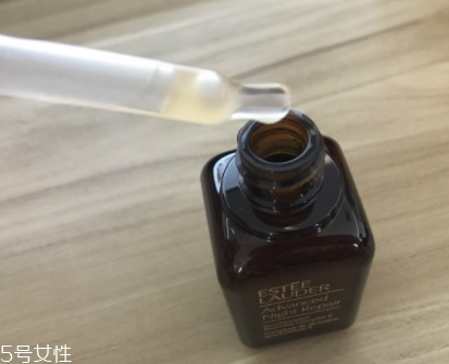 雅詩蘭黛適合油性皮膚嗎？