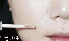 怎么遮瑕雀斑效果最好？雀斑遮瑕少不了遮瑕筆