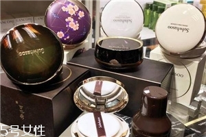 雪花秀氣墊和ysl氣墊哪個(gè)好？補(bǔ)妝也會(huì)很自然