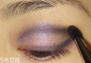 紫色眼影怎么畫好看？淡紫色超有女人味